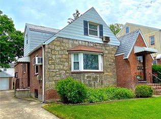 69-53 180th St, Fresh Meadows, NY 11365