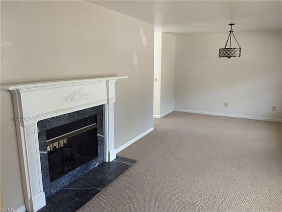 5th image of 105 Maplewood Ct