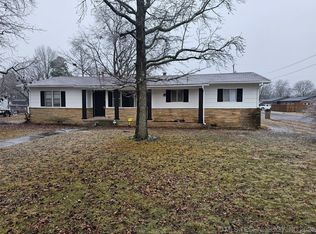 916 W Commercial St, Haskell, OK 74436