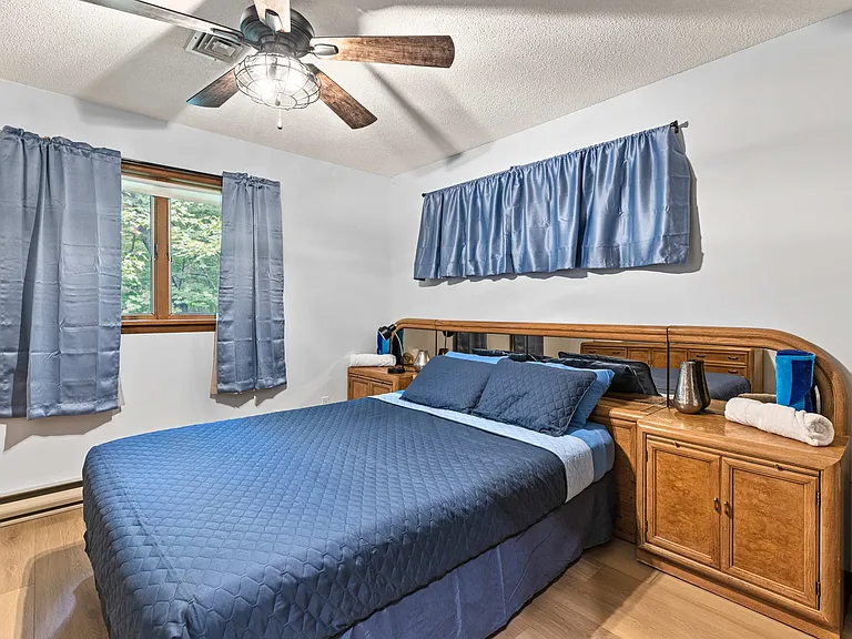 2174 Lakeview Dr E — Photo 32