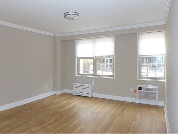 2nd image of 310 Greenwich St #3103J
