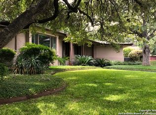 300 Parklane Dr, Olmos Park, TX 78212