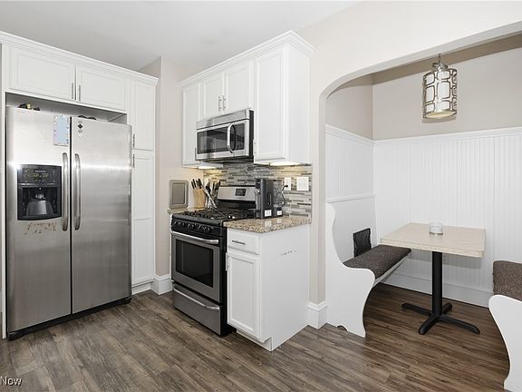 4th image of 15623 Lakewood Heights Blvd