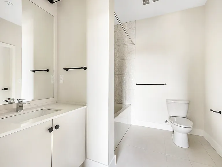 45511 Campus Dr — Photo 58