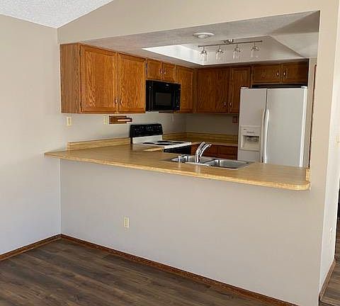 5th image of 4512 E 107th Pl