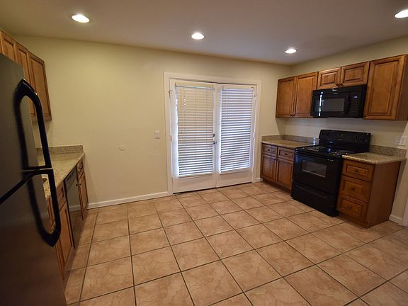 5th image of 7549 E Fillmore St