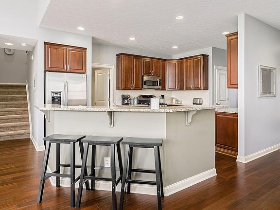 4th image of 4499 Perrin St