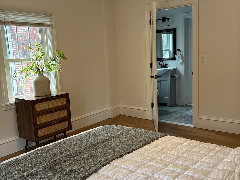 60 Sargent Ave — Photo 13