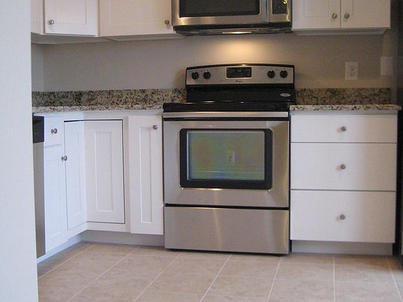 NEW GRANITE & SS APPLIANCES