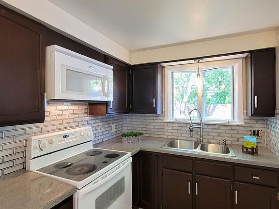 2nd image of 84 W Summerset Ln