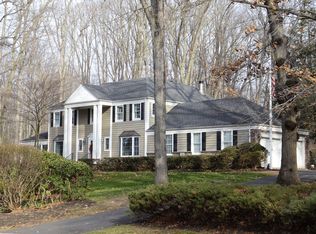 12 Grandview Dr, Holmdel, NJ 07733