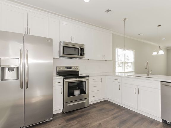 4th image of 5417 Skycrest Dr