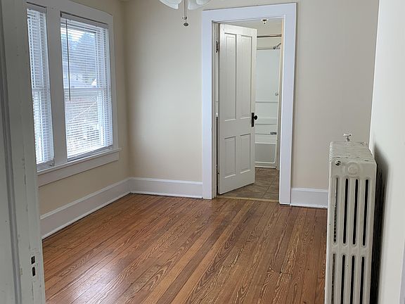 4th image of 1713 Grove Ave