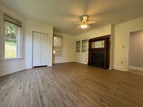 4th image of 607 Hill St #1