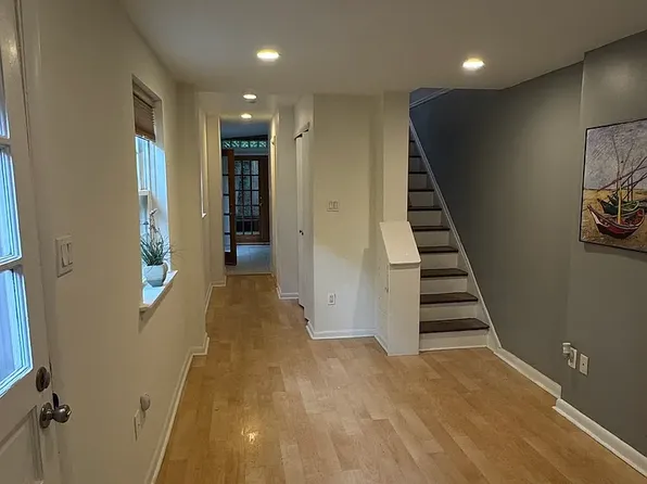 794 S Front St #2, Philadelphia, PA 19147