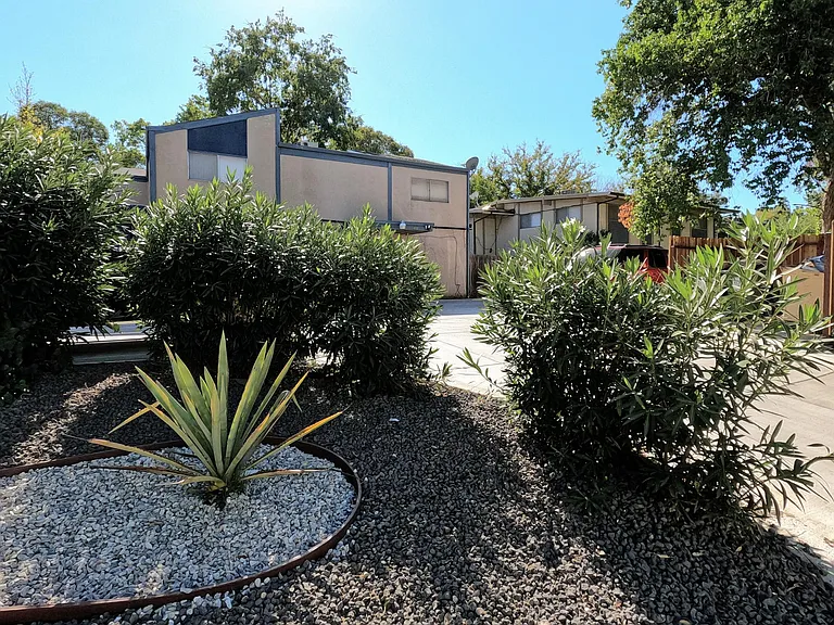 1402 Drake Dr #A — Photo 18