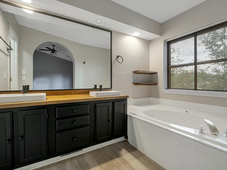 2828 Par Ln — Photo 22