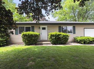 222 Greenwood Dr, La Porte, IN 46350