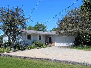 859 Crystal Dr, Jenison, MI 49428
