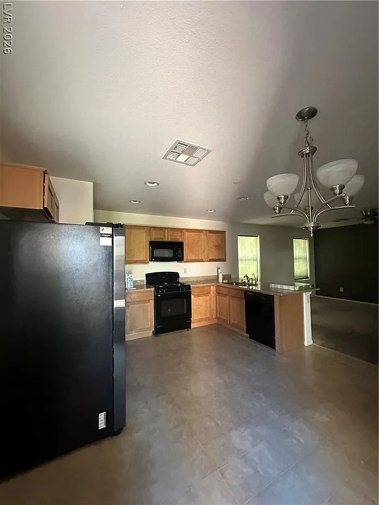 3 bed, 2.5 bath, 1435 sqft, $1,795 — Photo 3