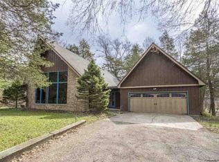 9721 Sylvan Dr, Janesville, IA 50647