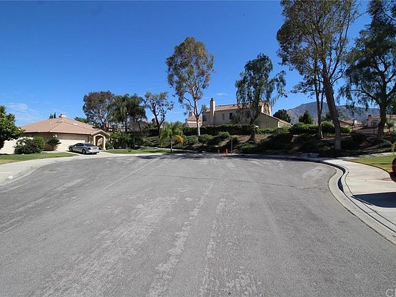 3rd image of 7855 Valencia Ct