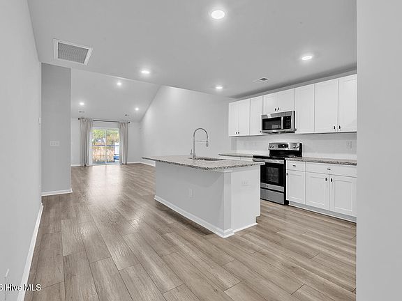 3rd image of 6514 Green Fennel Avenue SW