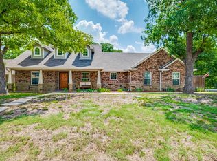 1521 Bailey Dr, Azle, TX 76020