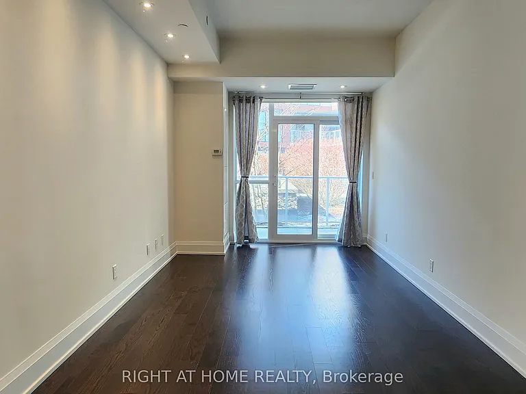 20 Fred Varley Dr #210 — Photo 8