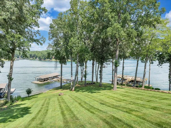 261 Shore Dr, Moneta, VA 24121
