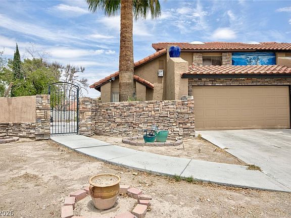 2nd image of 2201 Alia Ct
