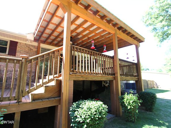 3rd image of 1063 Crestview Dr