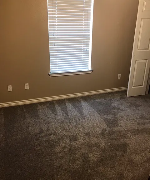 1914 Daisy Way — Photo 10