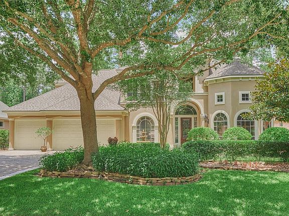 This exceptional home sits on a large private greenbelt lot and features 5 spacious bedrooms, 4.5 baths and a true 3 car garage! The home oozes curb appeal!