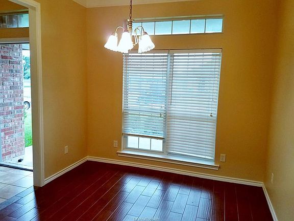 2nd image of 1215 Portsmouth Ct
