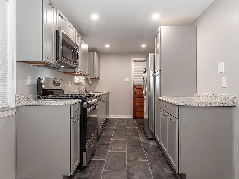 50 McNeilly Ct — Photo 4