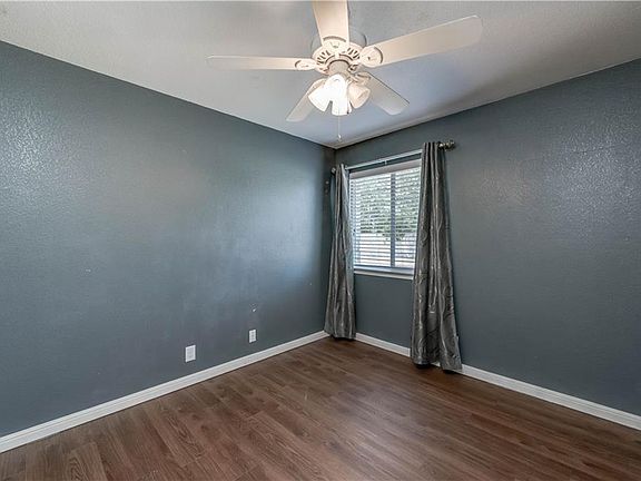 5th image of 1106 S Brook Dr
