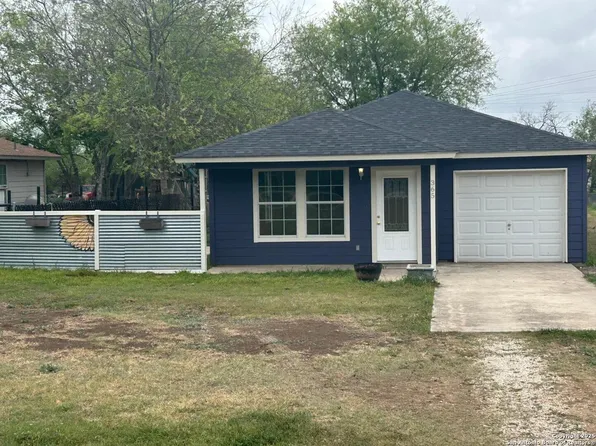 365 Old San Antonio, McQueeney, TX 78123