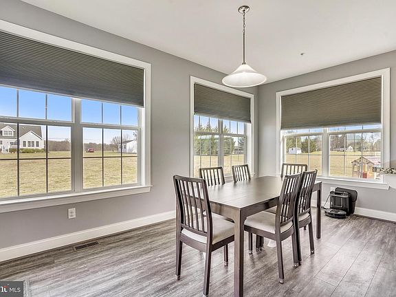 4th image of 125 Hawk Circle Dr