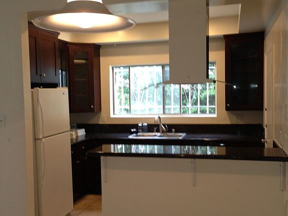 4th image of 1537 Stanford St APT 01