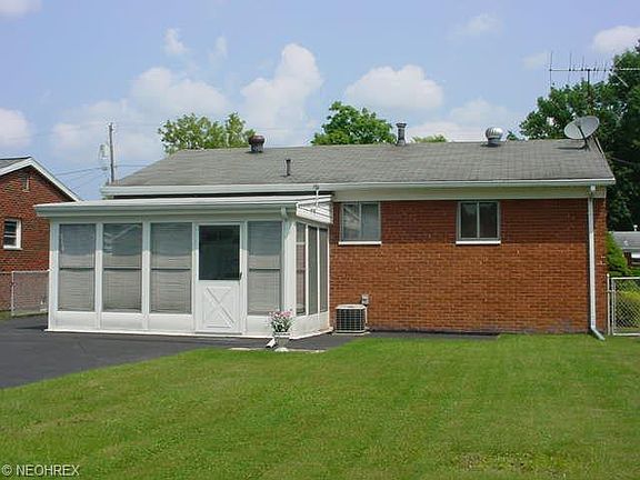 2nd image of 953 Livermore Ln