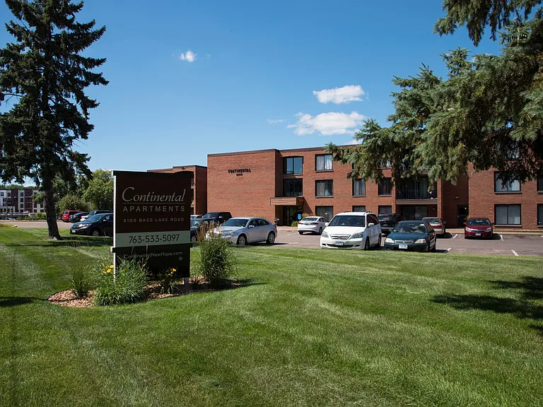 Continental Apartments — Photo 19