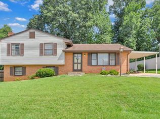 318 Clubhouse Dr, Roanoke, VA 24019