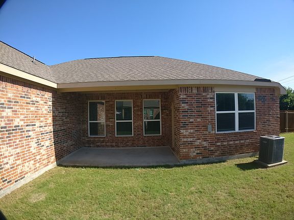 3rd image of 723 Shady Meadow Ln