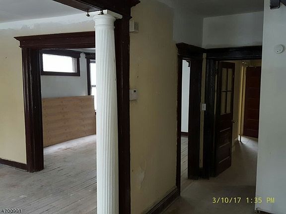 4th image of 81 N 22nd St