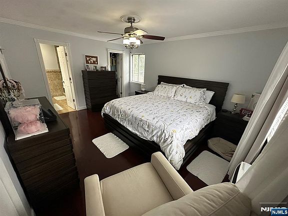 5th image of 666 Mill St APT C4