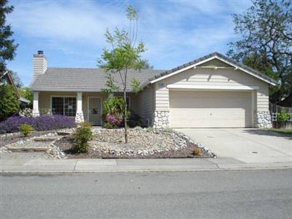 4th image of 2209 Silver Creek Ln