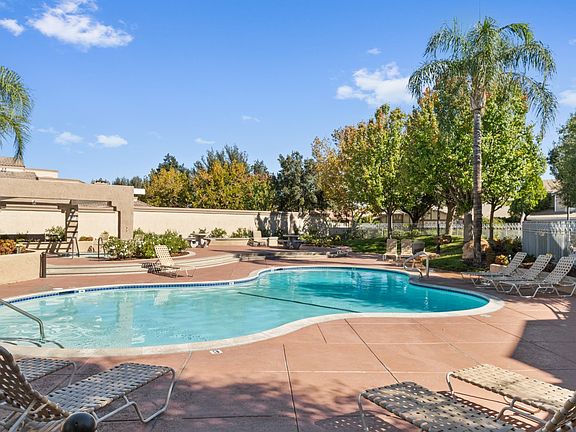 3rd image of 23629 Del Monte Dr Unit 286