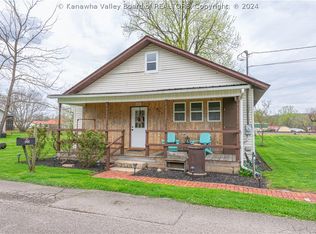 120 Railroad Ave, Buffalo, WV 25033