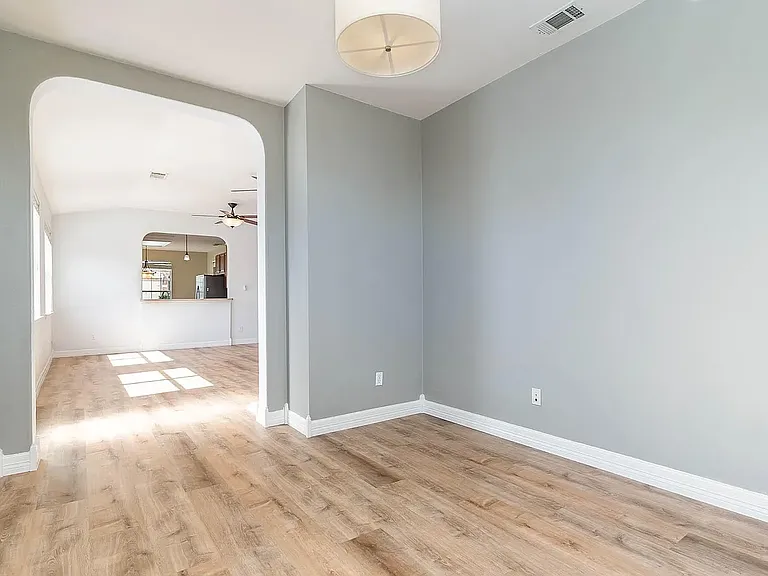 1300 Clear Creek Dr — Photo 13